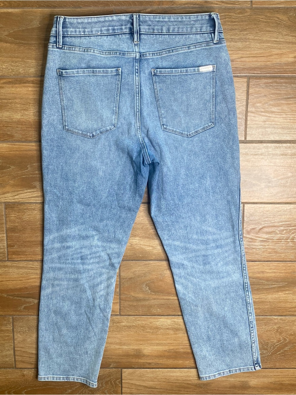 White House Black Market 8 Distressed Crop Jeans - Picture 9 of 11